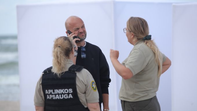 Patikrinimas festivalio „Ant bangos“  teritorijoje Nidoje /  Kas vyksta Neringoje nuotr.