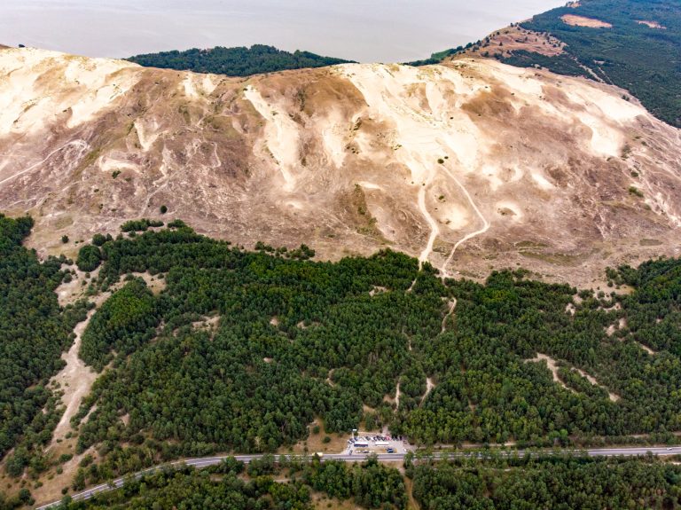 Mirusios kopos ir parkavimo aikštelė / Kas vyksta nuotr.