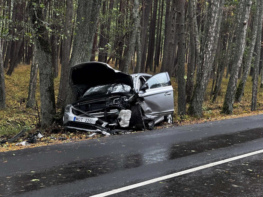 Avarija kelyje Smiltynė - Nida / „Kas vyksta Neringoje“ nuotr.