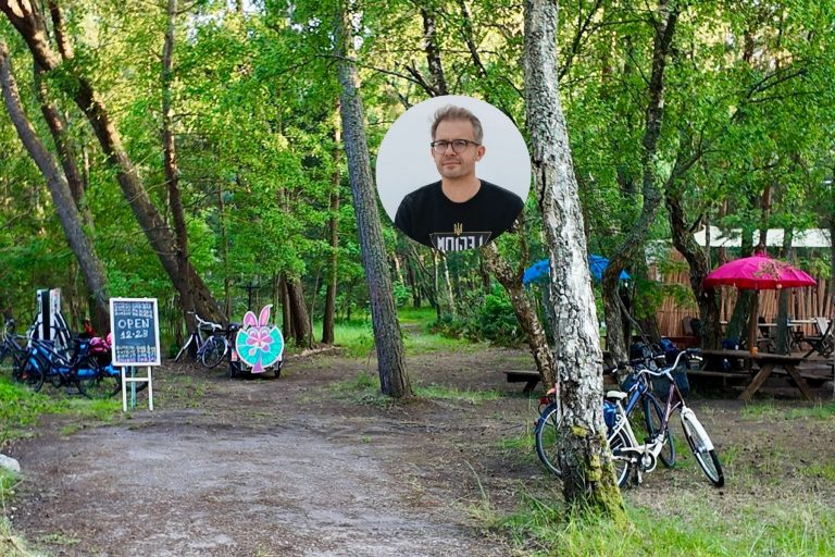 „Zuikio daržas“ Nidoje ir kaimynystėje poilsiaujantis A.Tapinas / Kas vyksta nuotr.